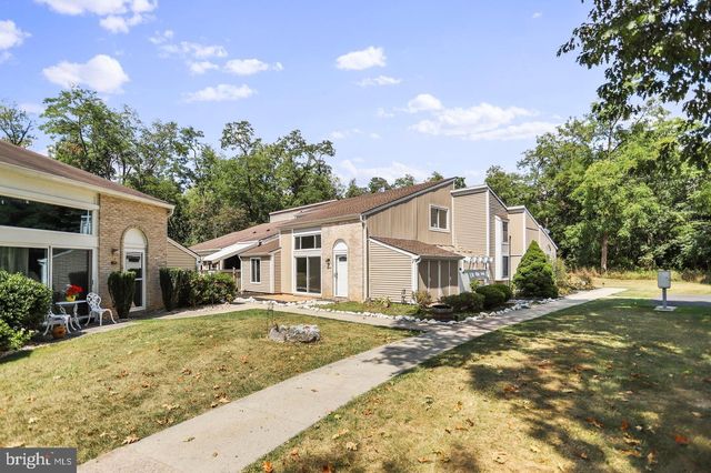 1523 KENSINGTON DR, Hagerstown, MD 21742