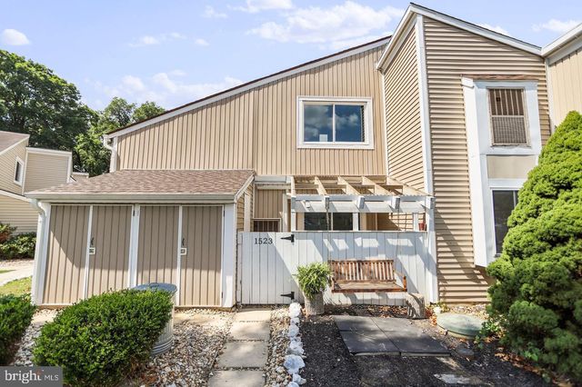 1523 KENSINGTON DR, Hagerstown, MD 21742