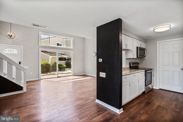 1523 KENSINGTON DR, Hagerstown, MD 21742