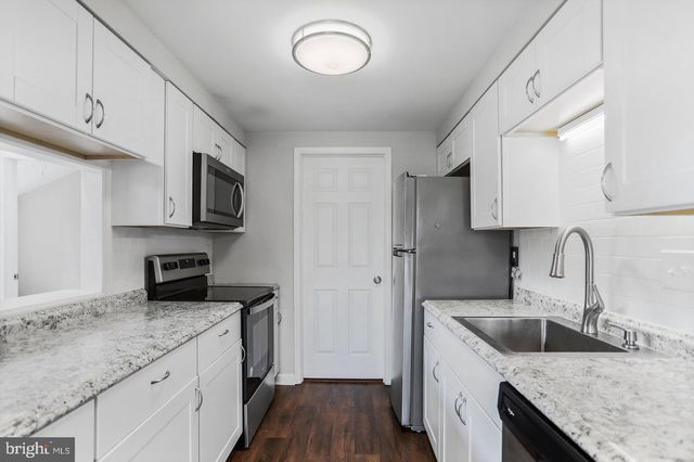 1523 KENSINGTON DR, Hagerstown, MD 21742