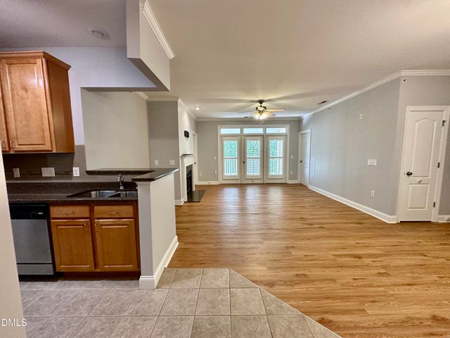 2810 Bedford Avenue 305, Raleigh, NC 27607