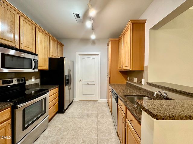 2810 Bedford Avenue 305, Raleigh, NC 27607