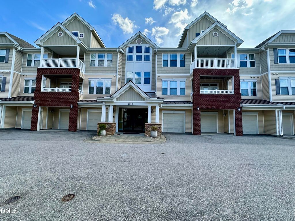 2810 Bedford Avenue 305, Raleigh, NC 27607