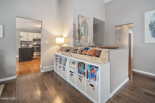 2 Robert Lane, East Greenbush, NY 12144