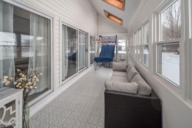 2 Robert Lane, East Greenbush, NY 12144