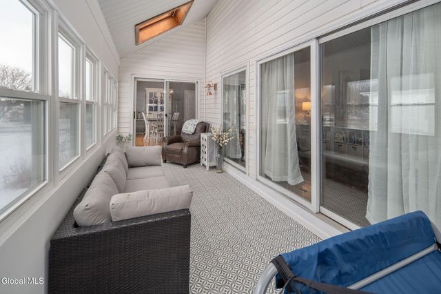 2 Robert Lane, East Greenbush, NY 12144