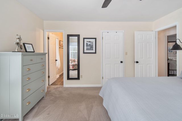 2 Robert Lane, East Greenbush, NY 12144