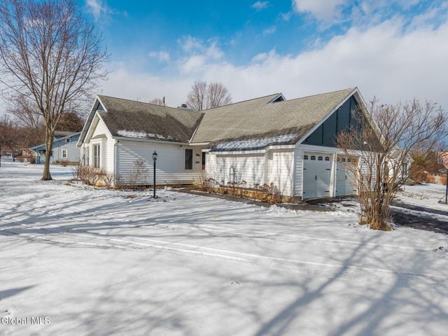 2 Robert Lane, East Greenbush, NY 12144