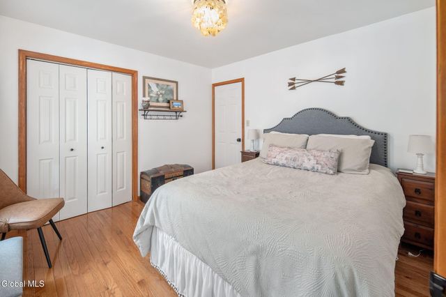 2 Robert Lane, East Greenbush, NY 12144