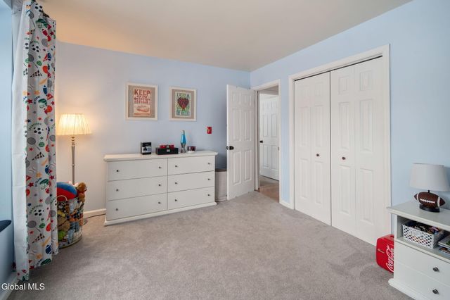 2 Robert Lane, East Greenbush, NY 12144