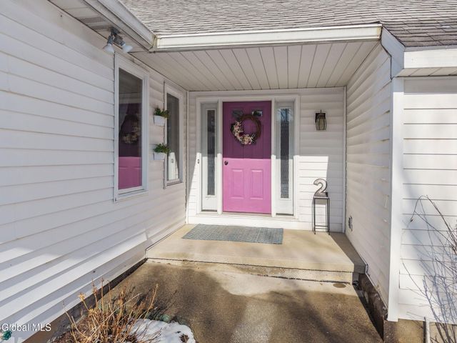 2 Robert Lane, East Greenbush, NY 12144