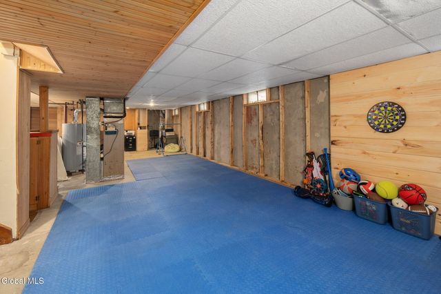 2 Robert Lane, East Greenbush, NY 12144