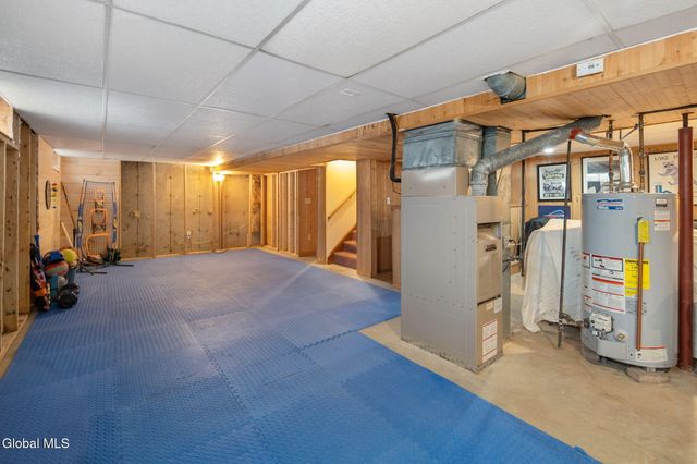 2 Robert Lane, East Greenbush, NY 12144