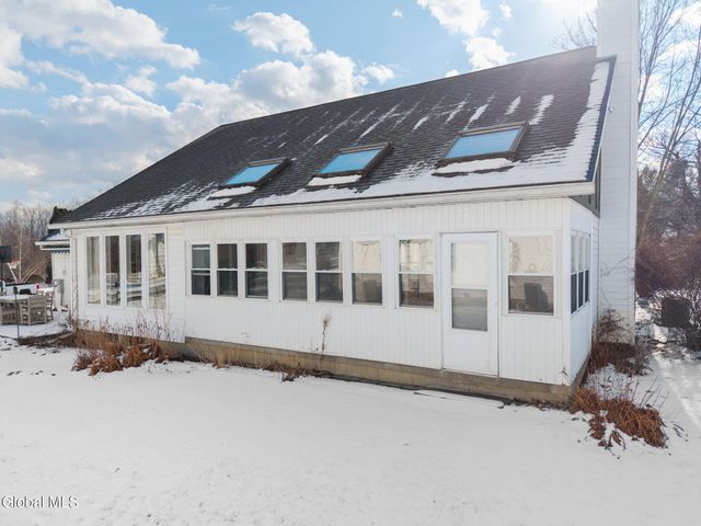 2 Robert Lane, East Greenbush, NY 12144