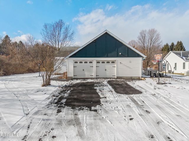 2 Robert Lane, East Greenbush, NY 12144