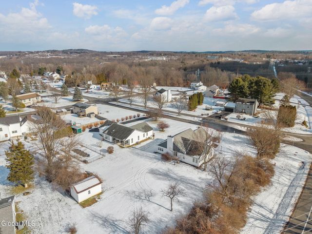 2 Robert Lane, East Greenbush, NY 12144