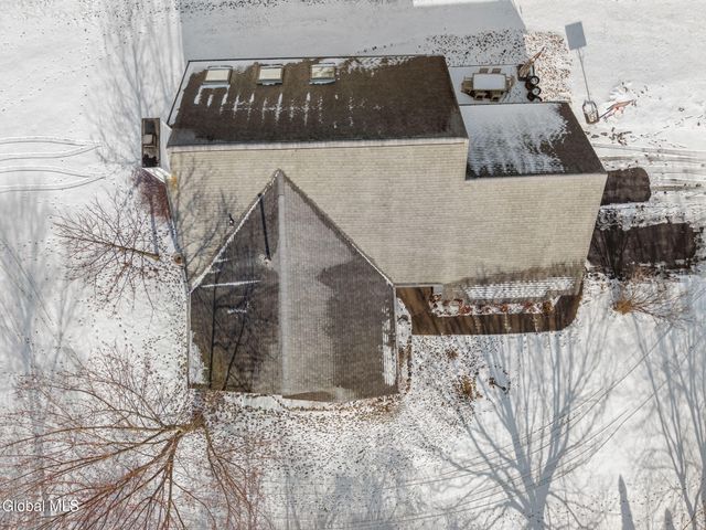 2 Robert Lane, East Greenbush, NY 12144