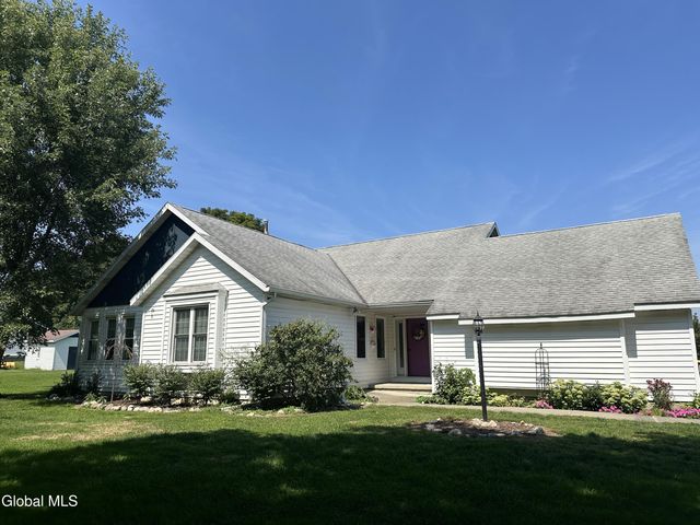 2 Robert Lane, East Greenbush, NY 12144