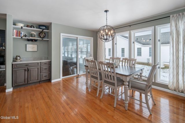 2 Robert Lane, East Greenbush, NY 12144