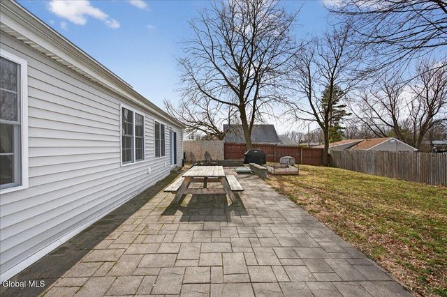 31 Dunham Street, Troy, NY 12180