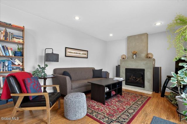 31 Dunham Street, Troy, NY 12180