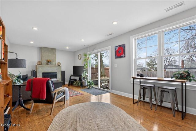 31 Dunham Street, Troy, NY 12180