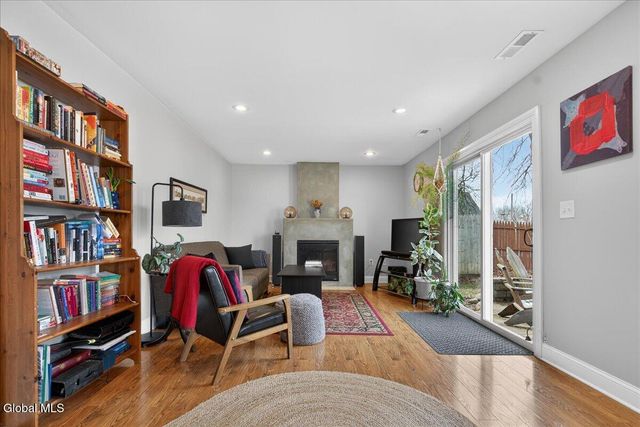 31 Dunham Street, Troy, NY 12180