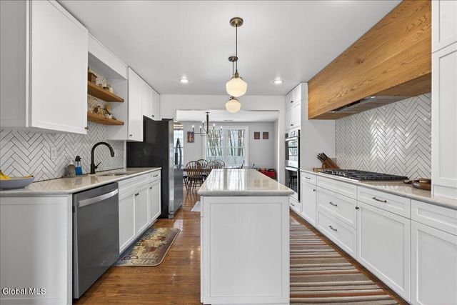 31 Dunham Street, Troy, NY 12180