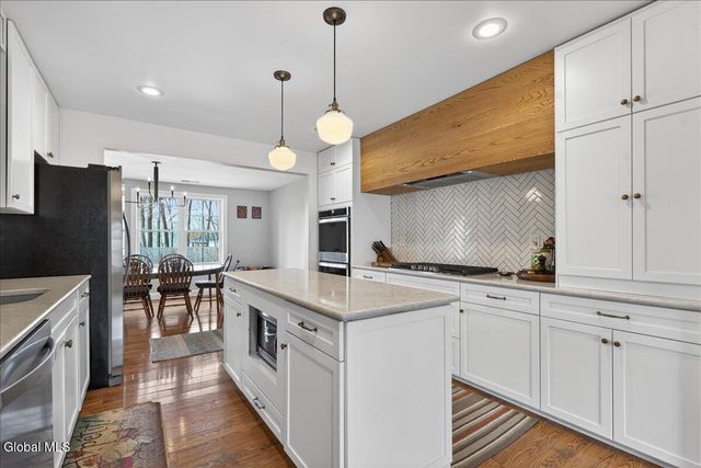 31 Dunham Street, Troy, NY 12180