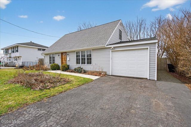 31 Dunham Street, Troy, NY 12180