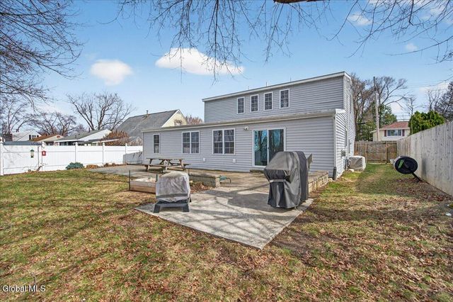 31 Dunham Street, Troy, NY 12180