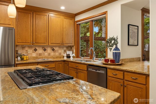 3335 258th Avenue SE, Sammamish, WA 98075