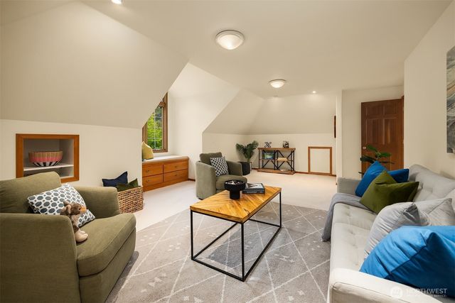 3335 258th Avenue SE, Sammamish, WA 98075