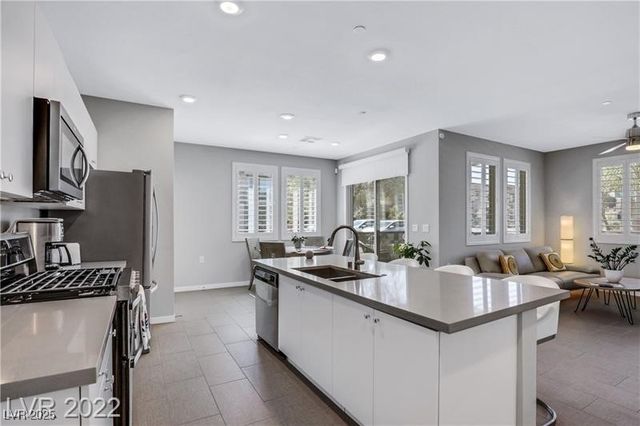 11257 Rainbow Peak Avenue 105, Las Vegas, NV 89135