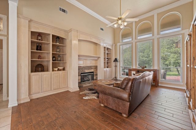 1701 W Lake Shore Drive, Alvarado, TX 76009