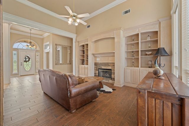 1701 W Lake Shore Drive, Alvarado, TX 76009