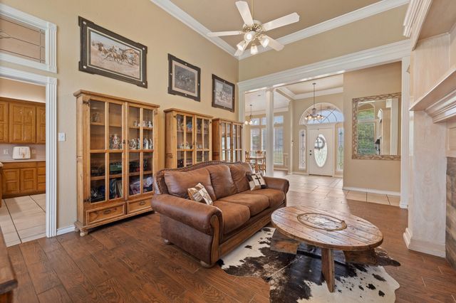 1701 W Lake Shore Drive, Alvarado, TX 76009