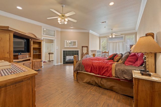 1701 W Lake Shore Drive, Alvarado, TX 76009
