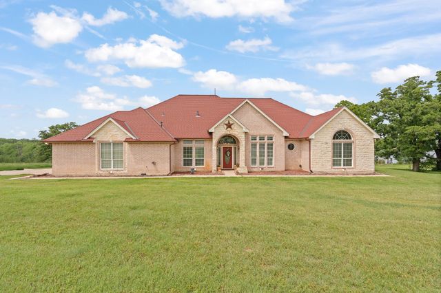 1701 W Lake Shore Drive, Alvarado, TX 76009