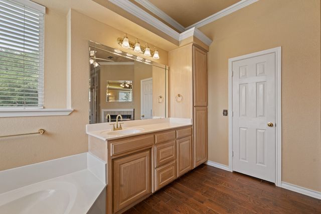 1701 W Lake Shore Drive, Alvarado, TX 76009