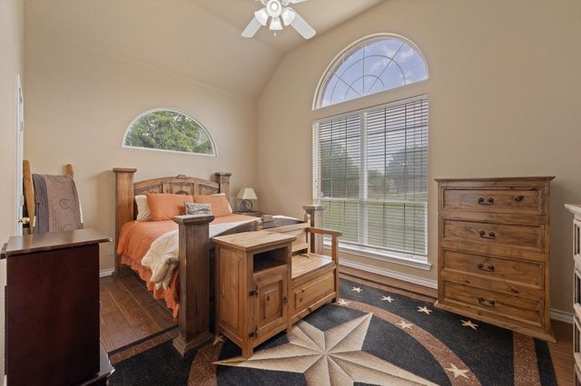 1701 W Lake Shore Drive, Alvarado, TX 76009