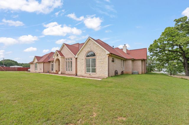 1701 W Lake Shore Drive, Alvarado, TX 76009