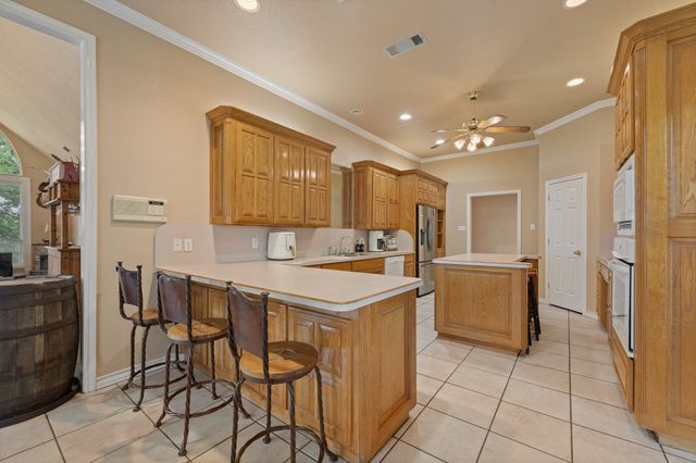 1701 W Lake Shore Drive, Alvarado, TX 76009