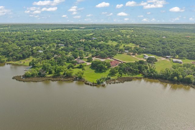 1701 W Lake Shore Drive, Alvarado, TX 76009
