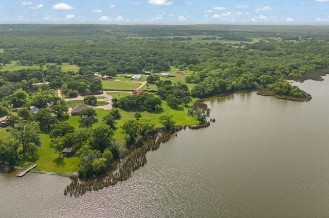 1701 W Lake Shore Drive, Alvarado, TX 76009