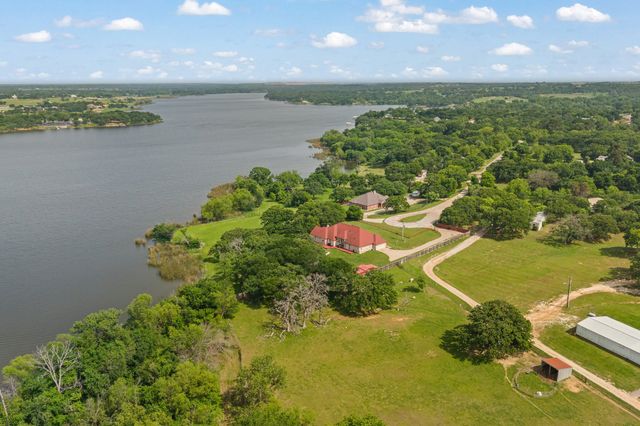 1701 W Lake Shore Drive, Alvarado, TX 76009