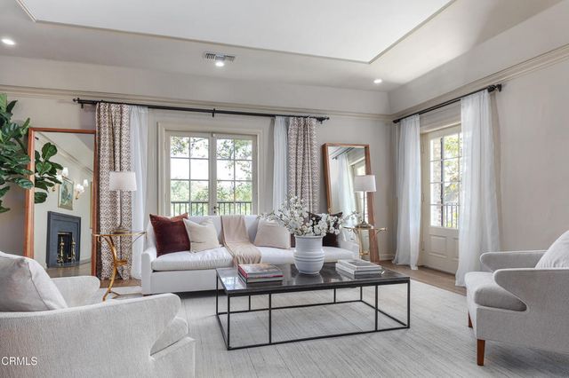 1220 Hillcrest Avenue, Pasadena, CA 91106