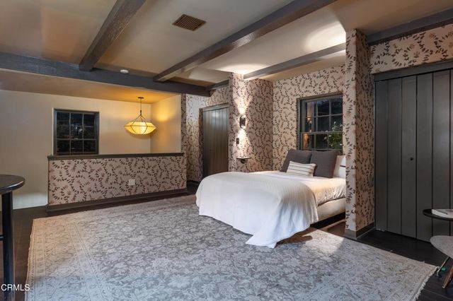 1220 Hillcrest Avenue, Pasadena, CA 91106