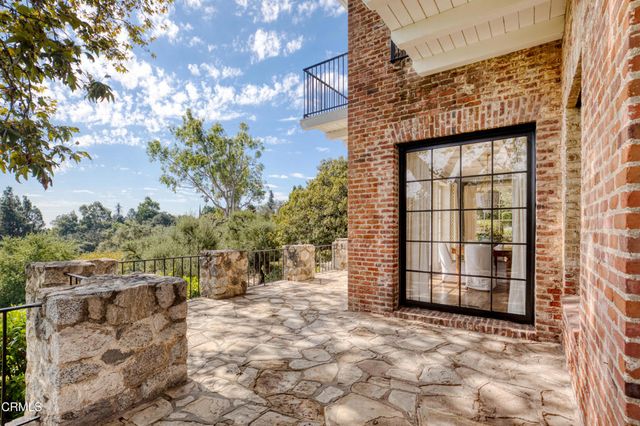 1220 Hillcrest Avenue, Pasadena, CA 91106