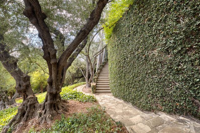 1220 Hillcrest Avenue, Pasadena, CA 91106